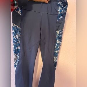 Athleta Blue Performance cropped Leggings